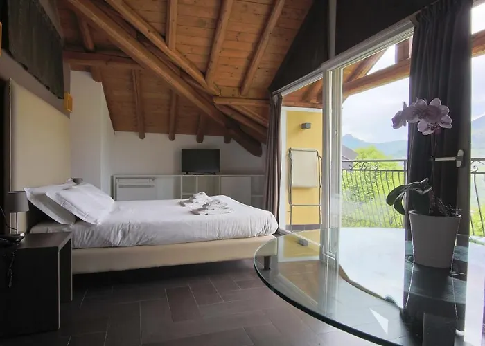 Corte Santa Libera 3* San Fedele Intelvi