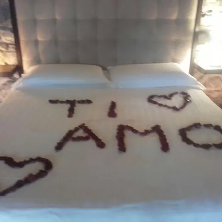 מלון Corte Santa Libera 3*